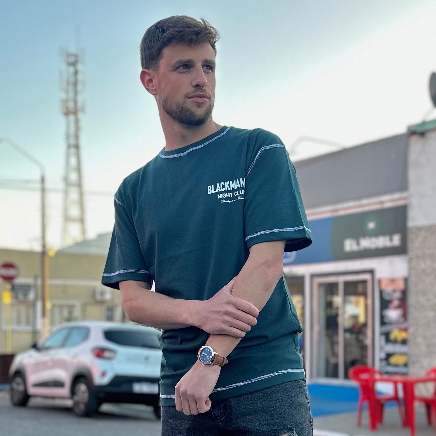 Remera oversize verde con costuras