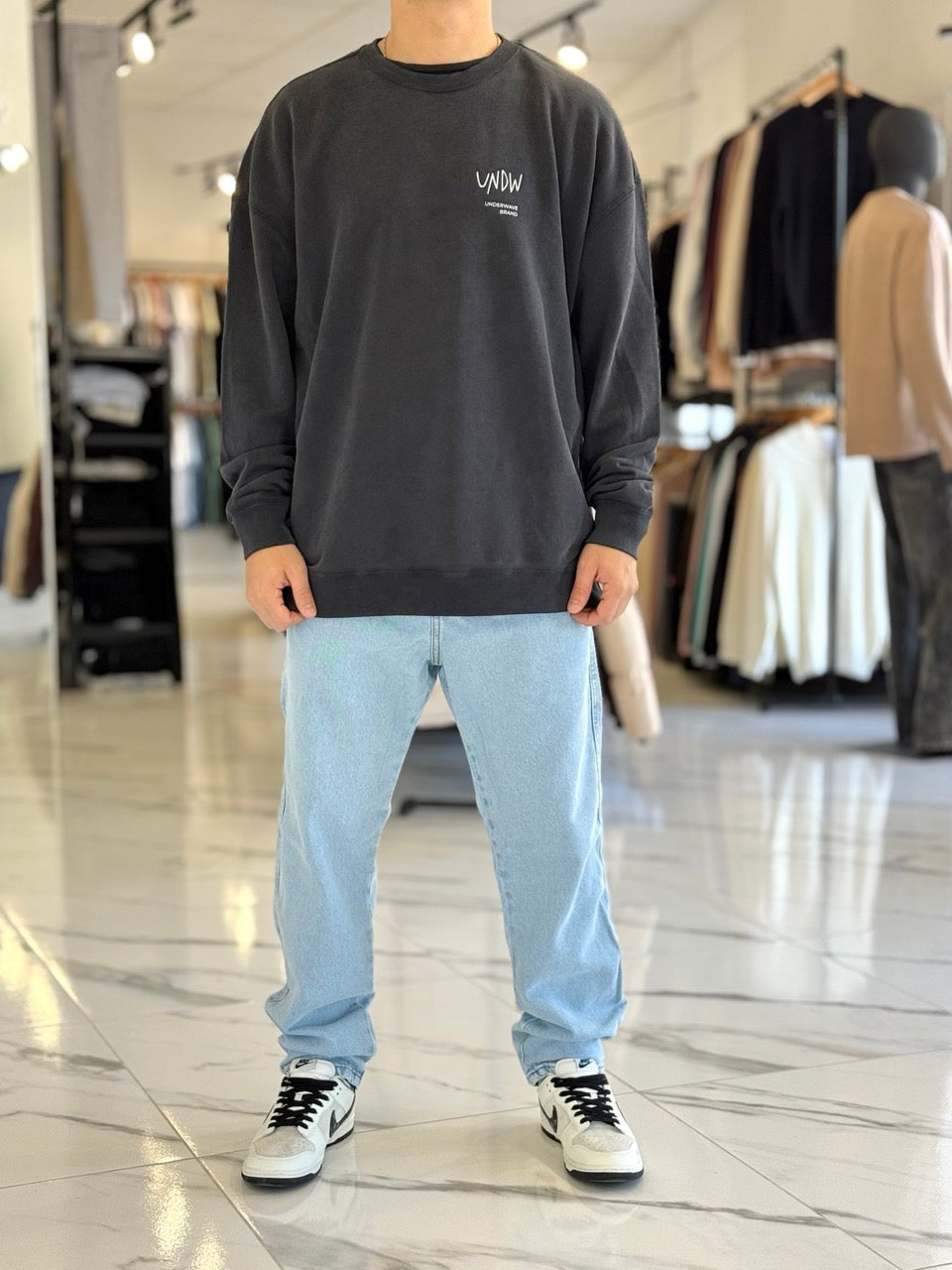 Buzo oversize "Las Grutas" negro