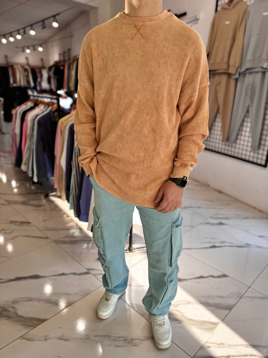 Buzo oversize gastado maíz