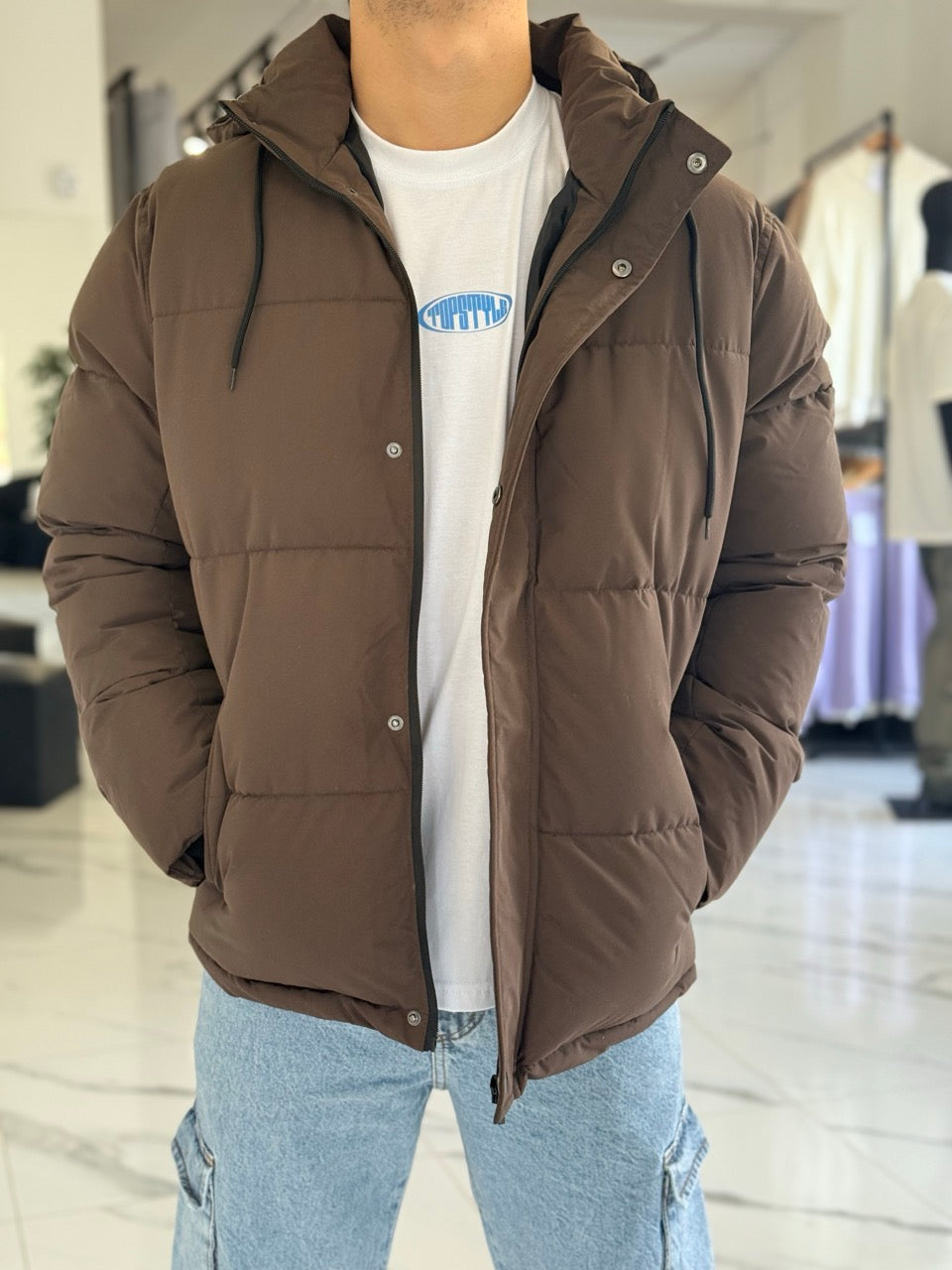 Campera puffer impermeable chocolate