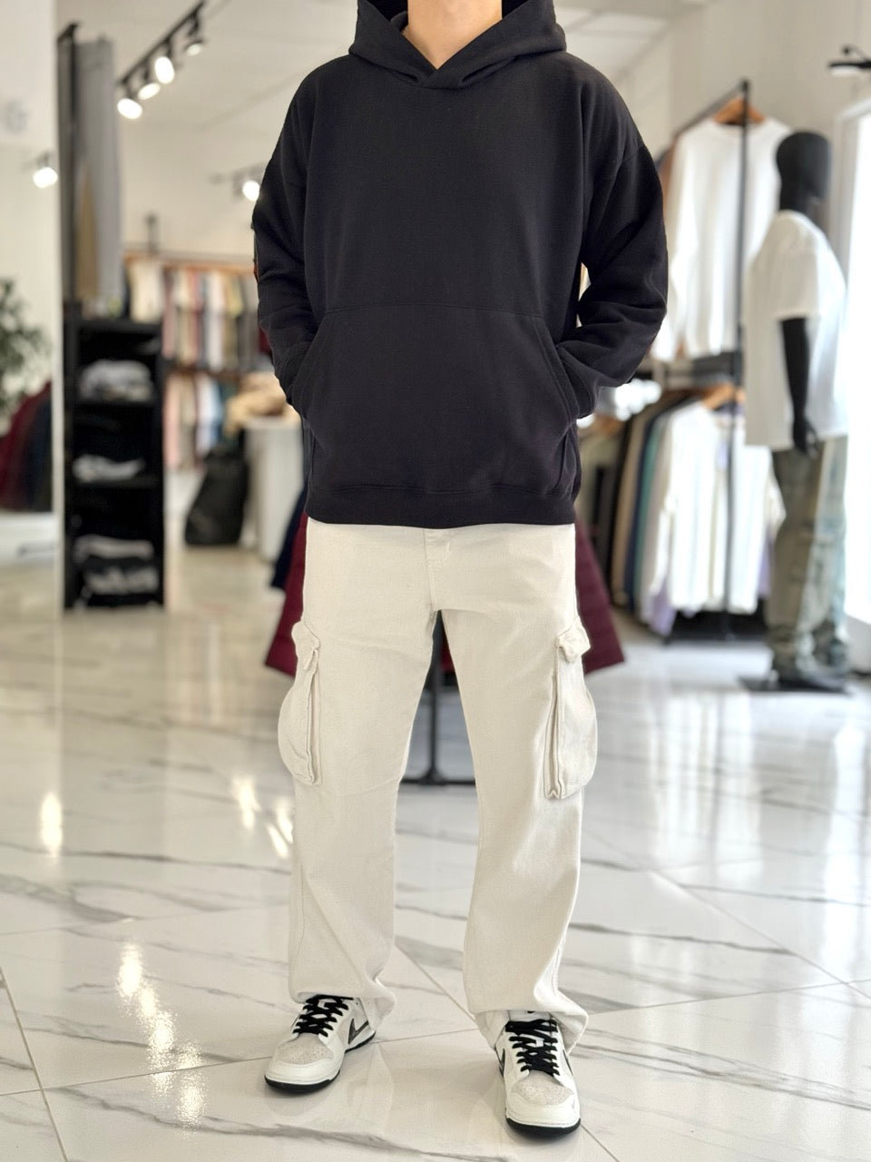 Canguro oversize negro liso