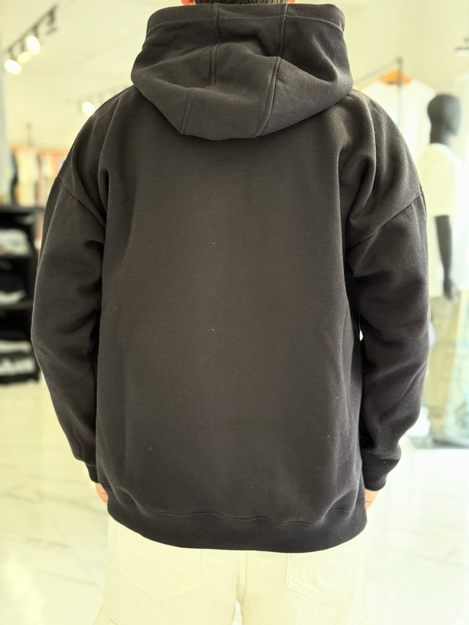 Canguro oversize negro liso