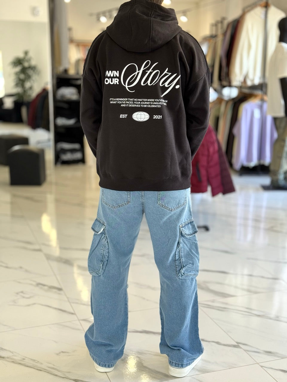 Canguro oversize negro "story"