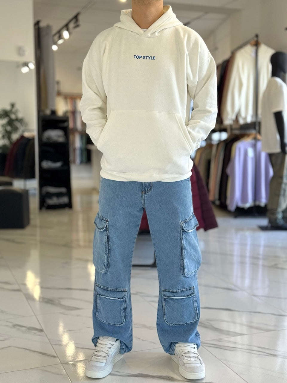 Canguro oversize blanco "wait for nobody"