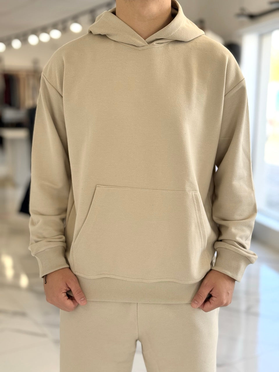 Conjunto deportivo oversize beige