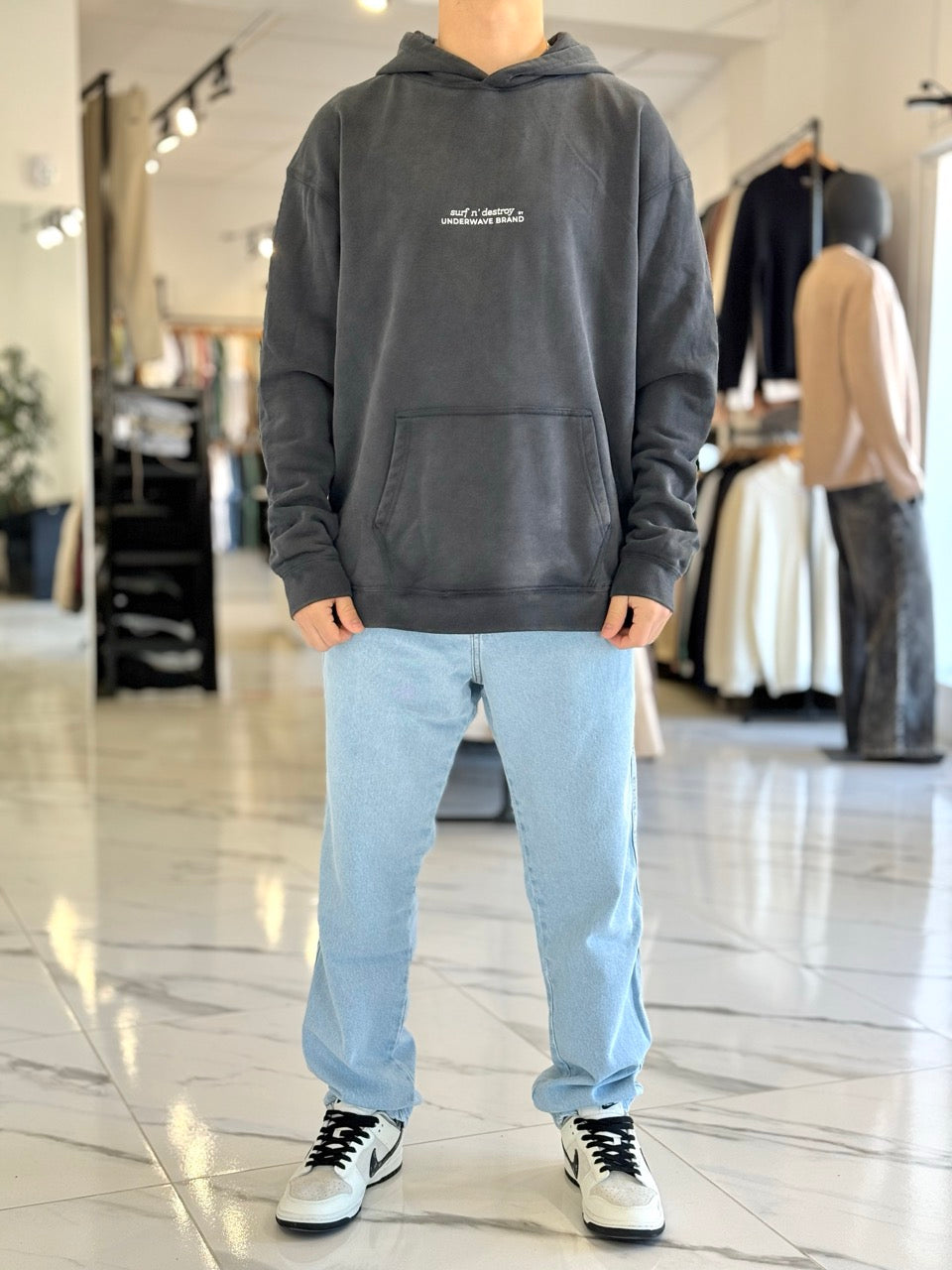 Canguro oversize "pez" negro