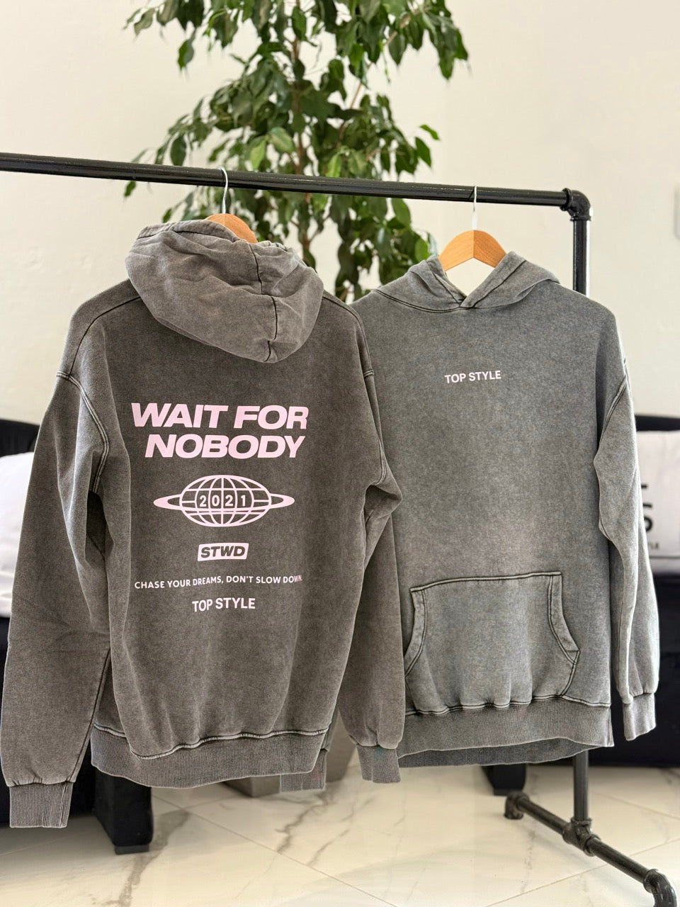 Canguro oversize lavado "wait for nobody"