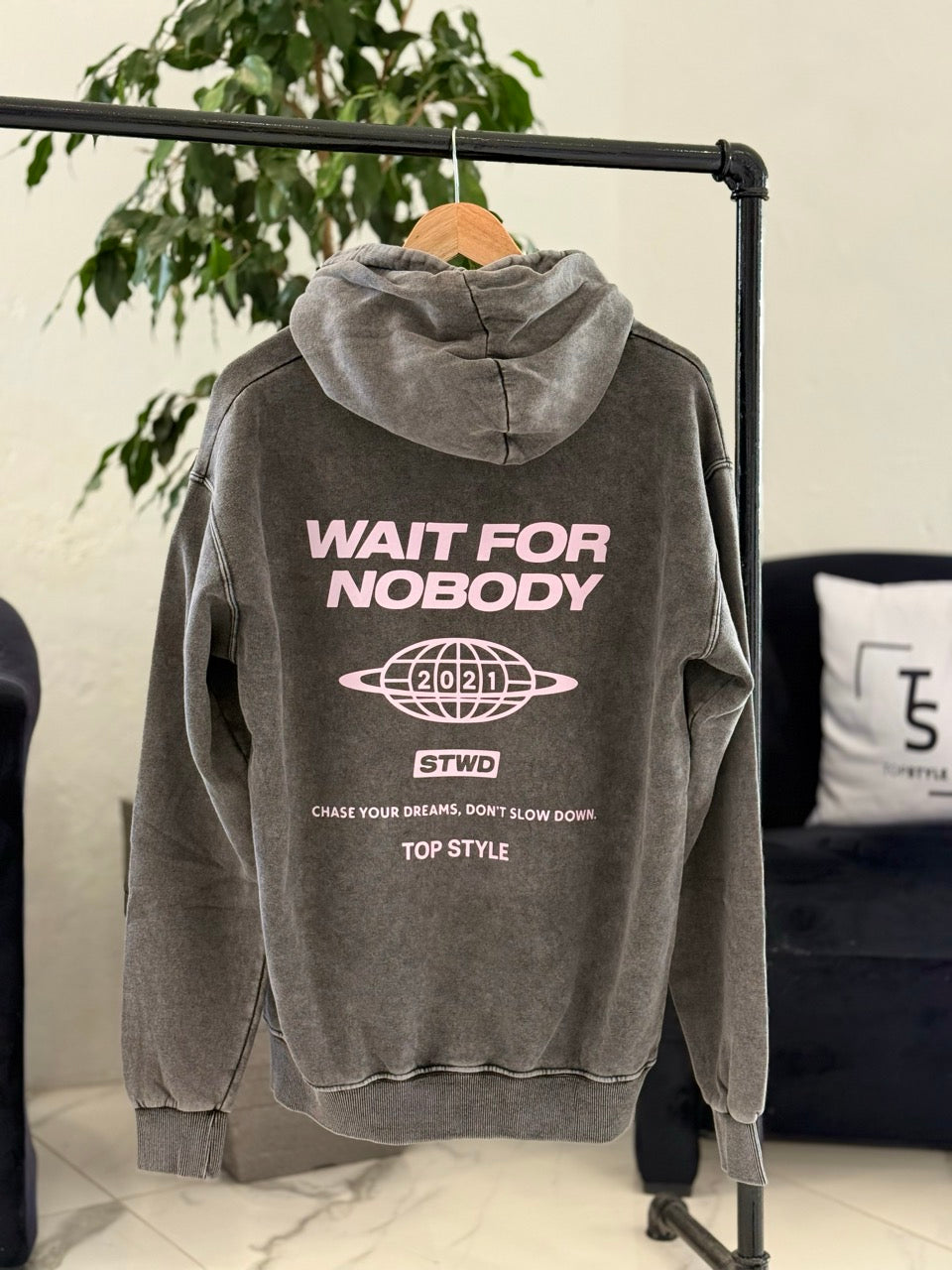 Canguro oversize lavado "wait for nobody"