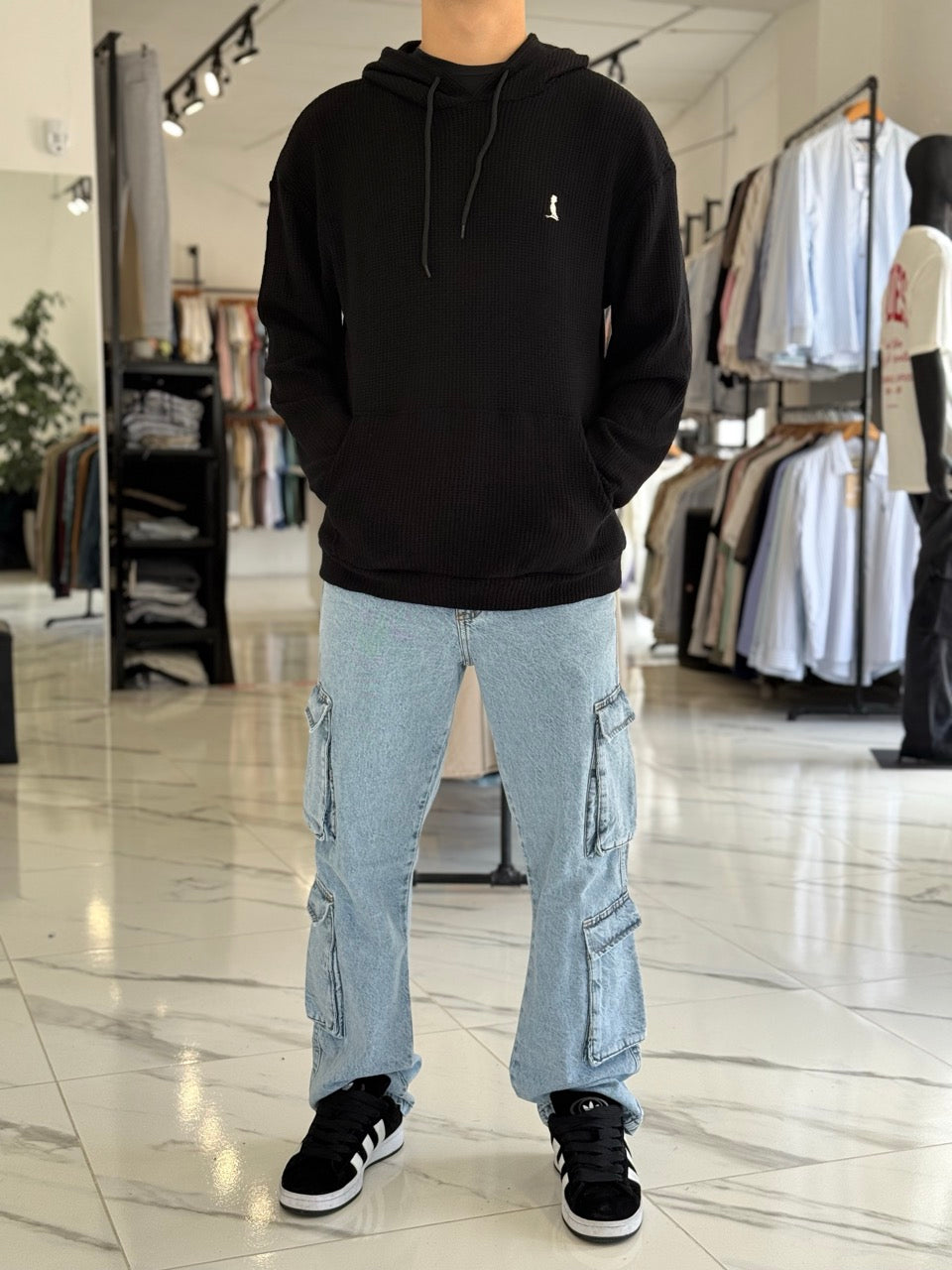 Canguro oversize tejido negro