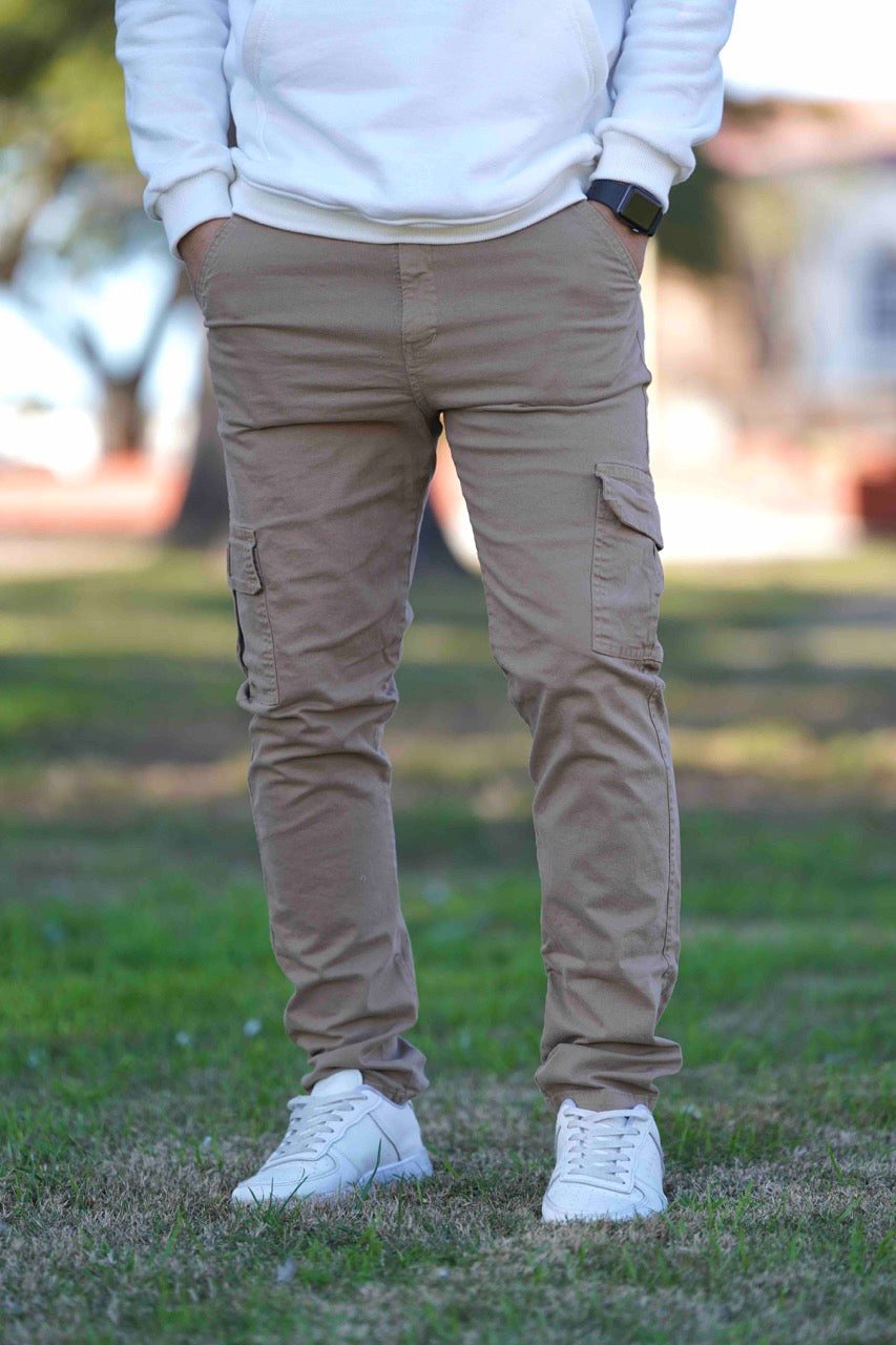 Pantalón cargo camel