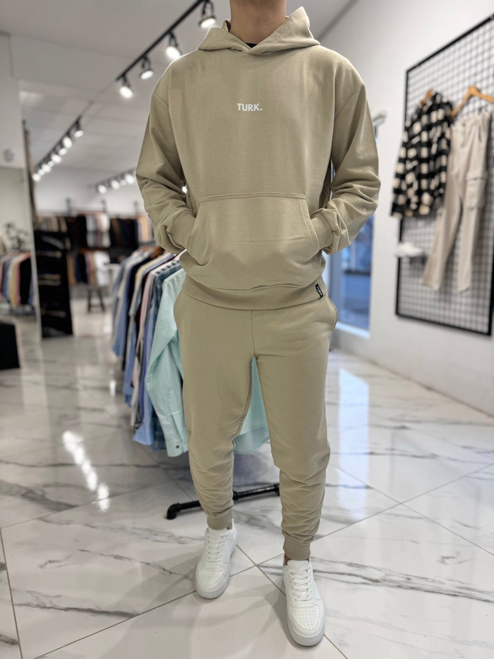 Conjunto jogging beige