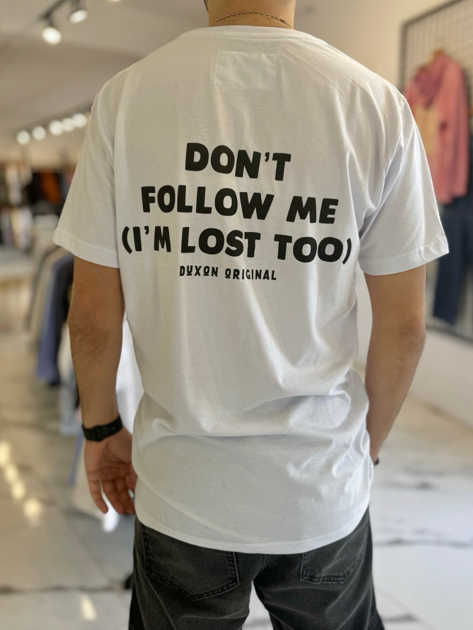 Remera doble estampa blanca “don't follow me”