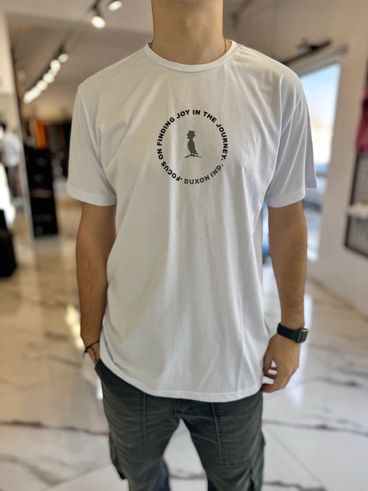 Remera doble estampa blanca “focus”