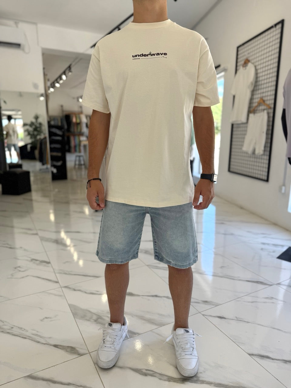 Remera oversize vainilla “Plant”