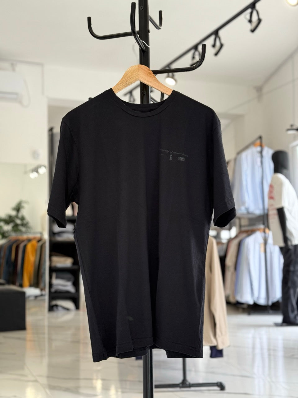 Remera oversize “Community”