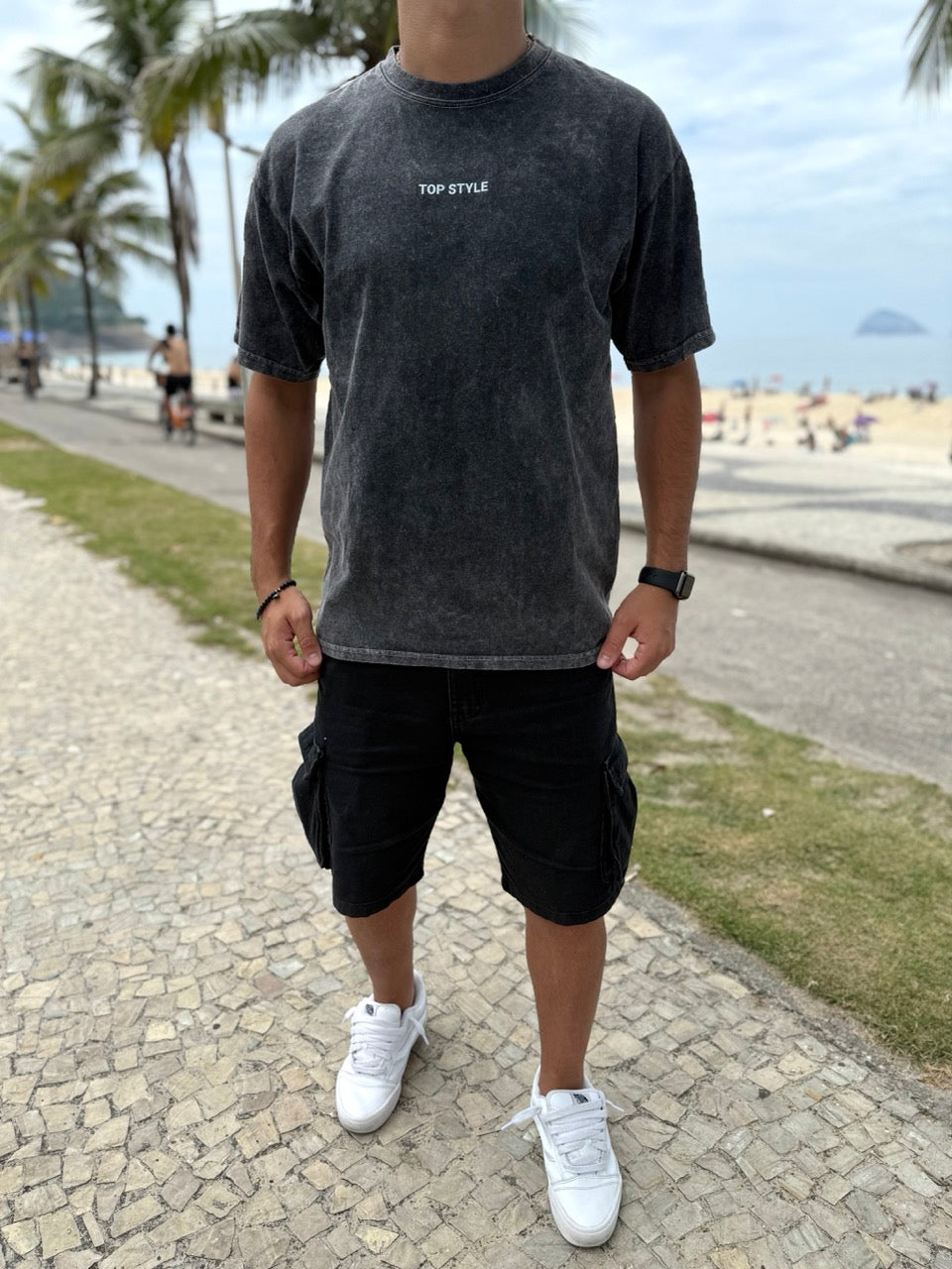 Remera oversize "time is now"