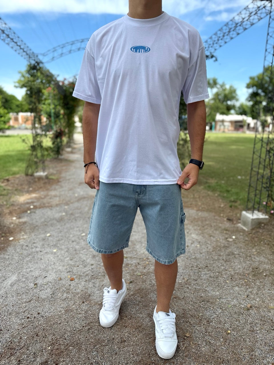 Remera oversize blanca "TOP STYLE"