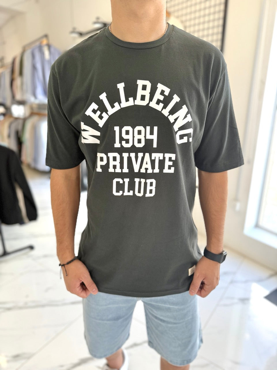 Remera oversize gris "Wellbeing"