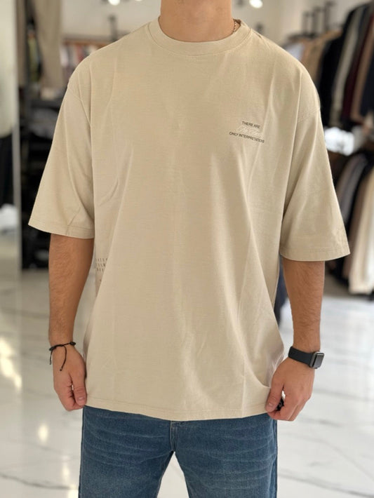 Remera oversize “No Facts”