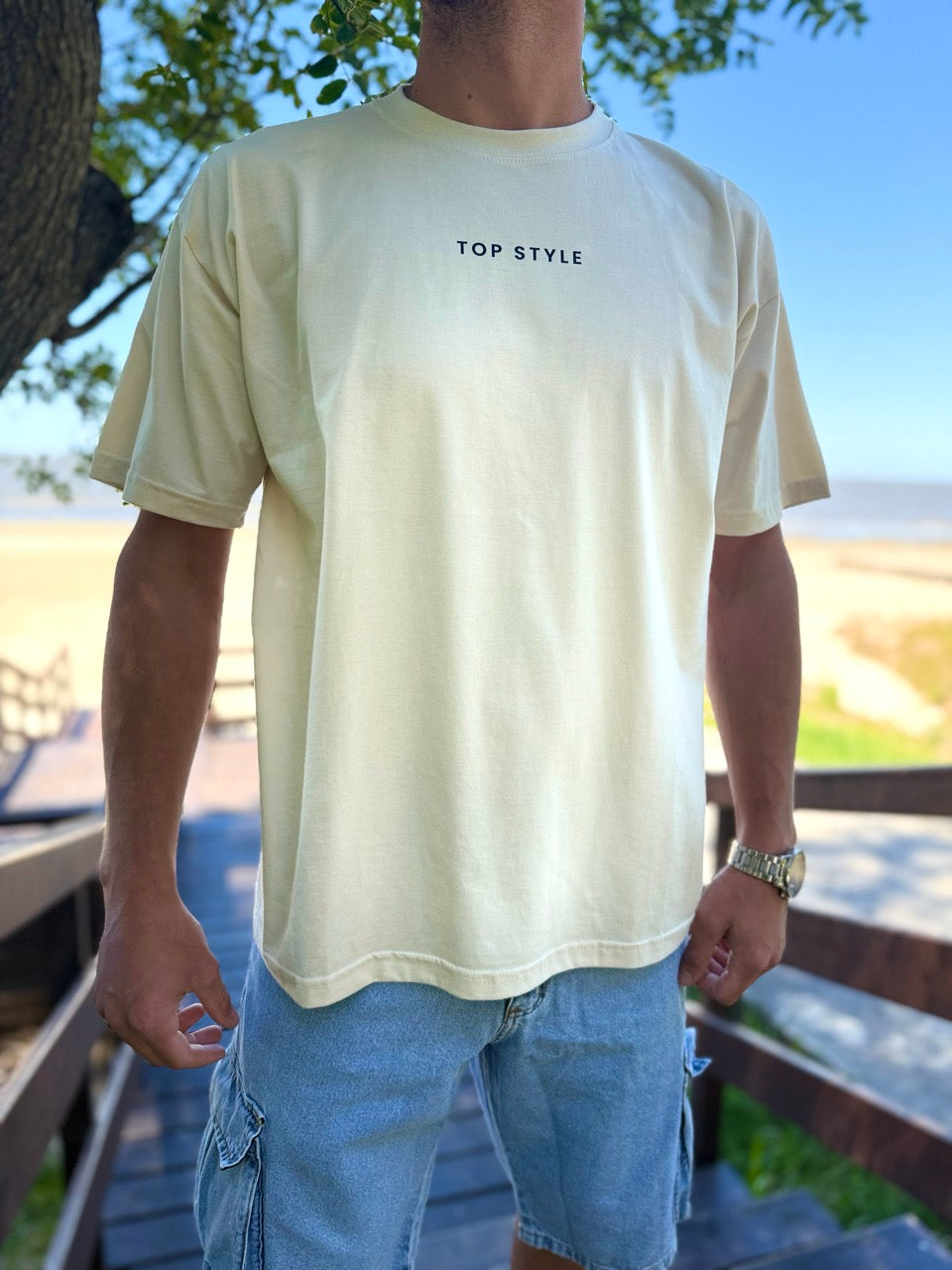 Remera oversize beige "surfers"