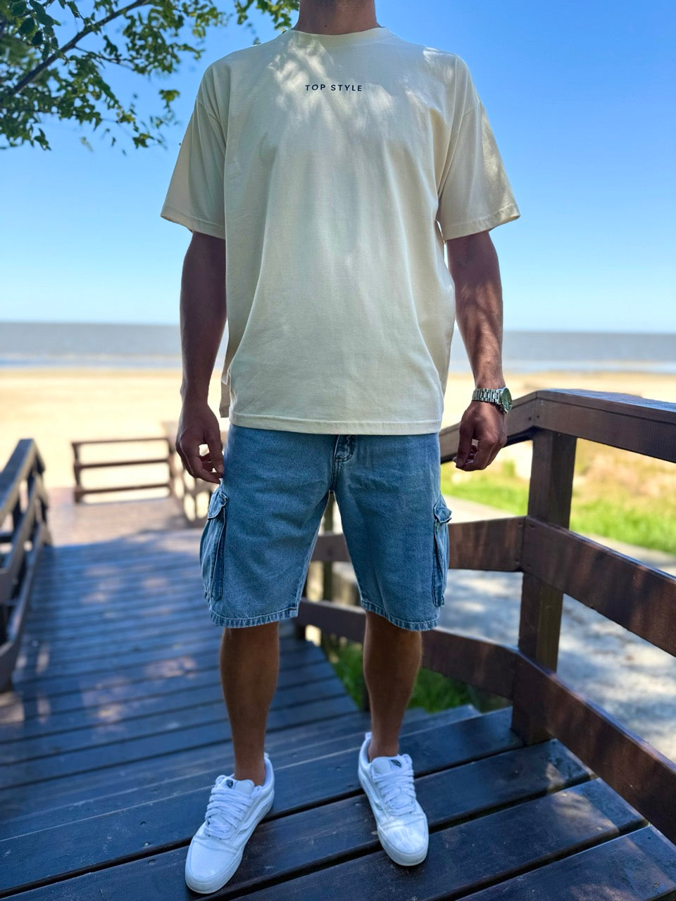 Remera oversize beige "surfers"