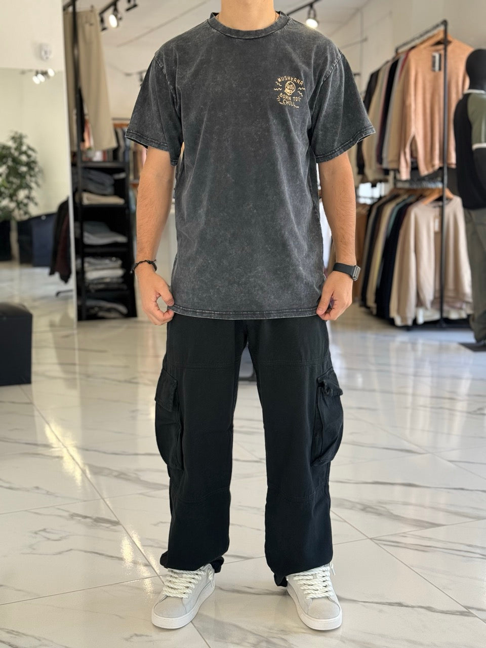 Remera oversize gastada “Born to chil”