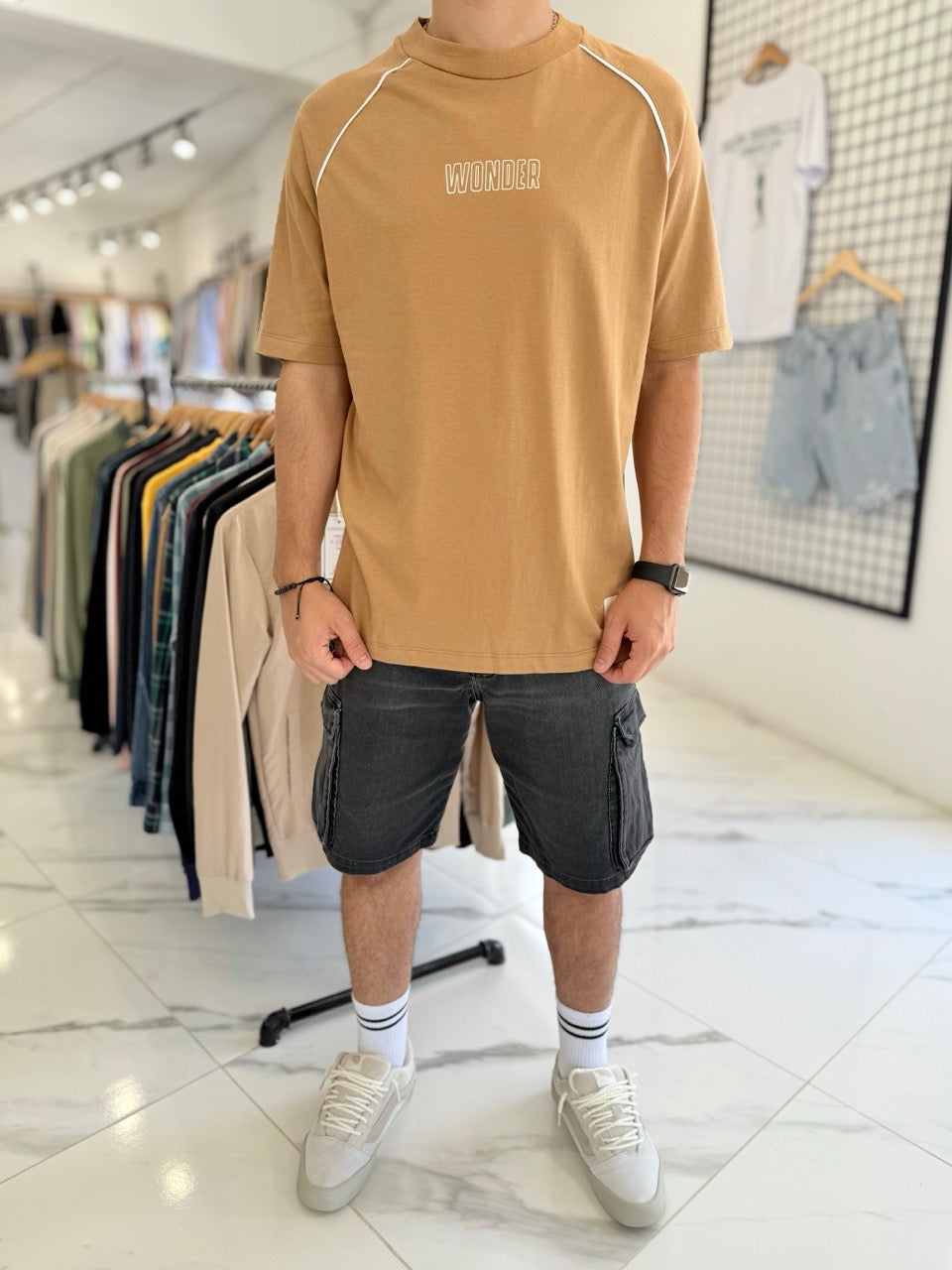 Remera oversize camel "wonder"