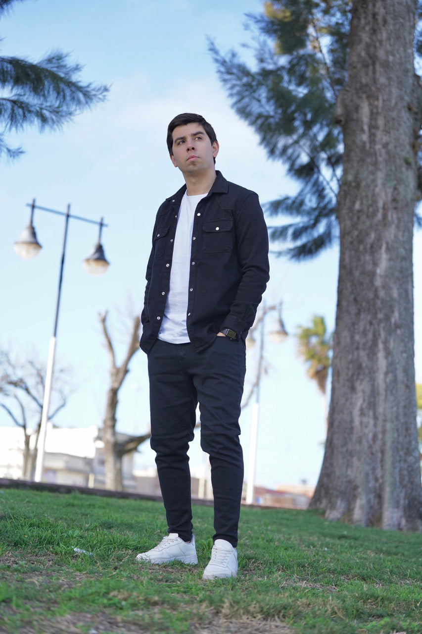 Skinny black liso