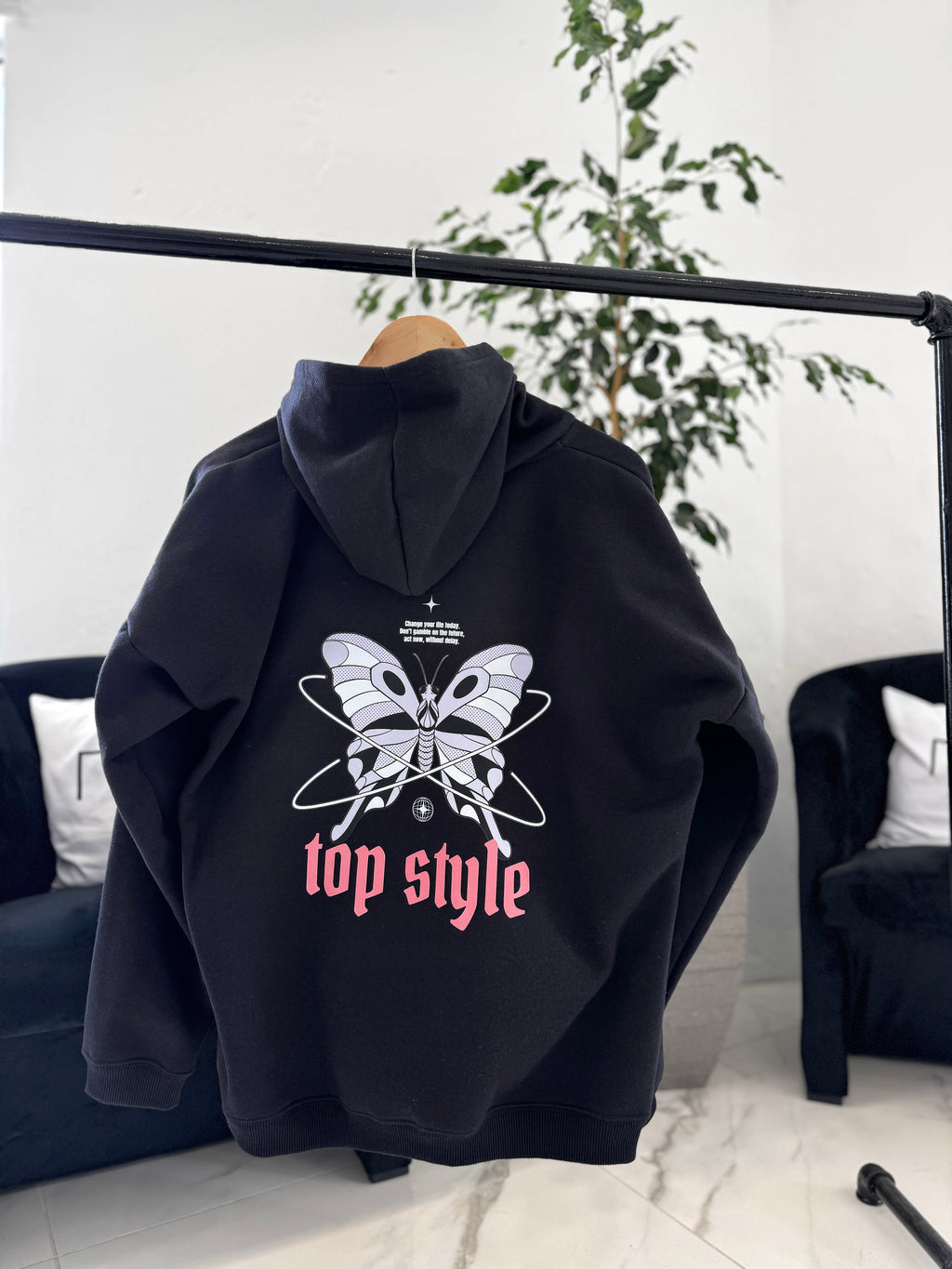 Canguro oversize negro "mariposa"