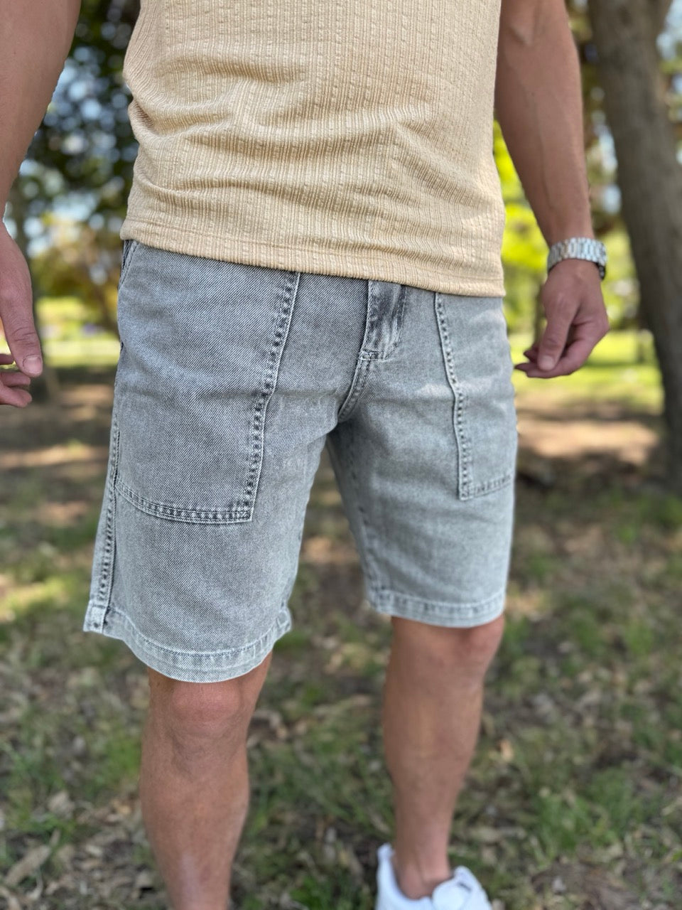 Bermuda jean con costuras