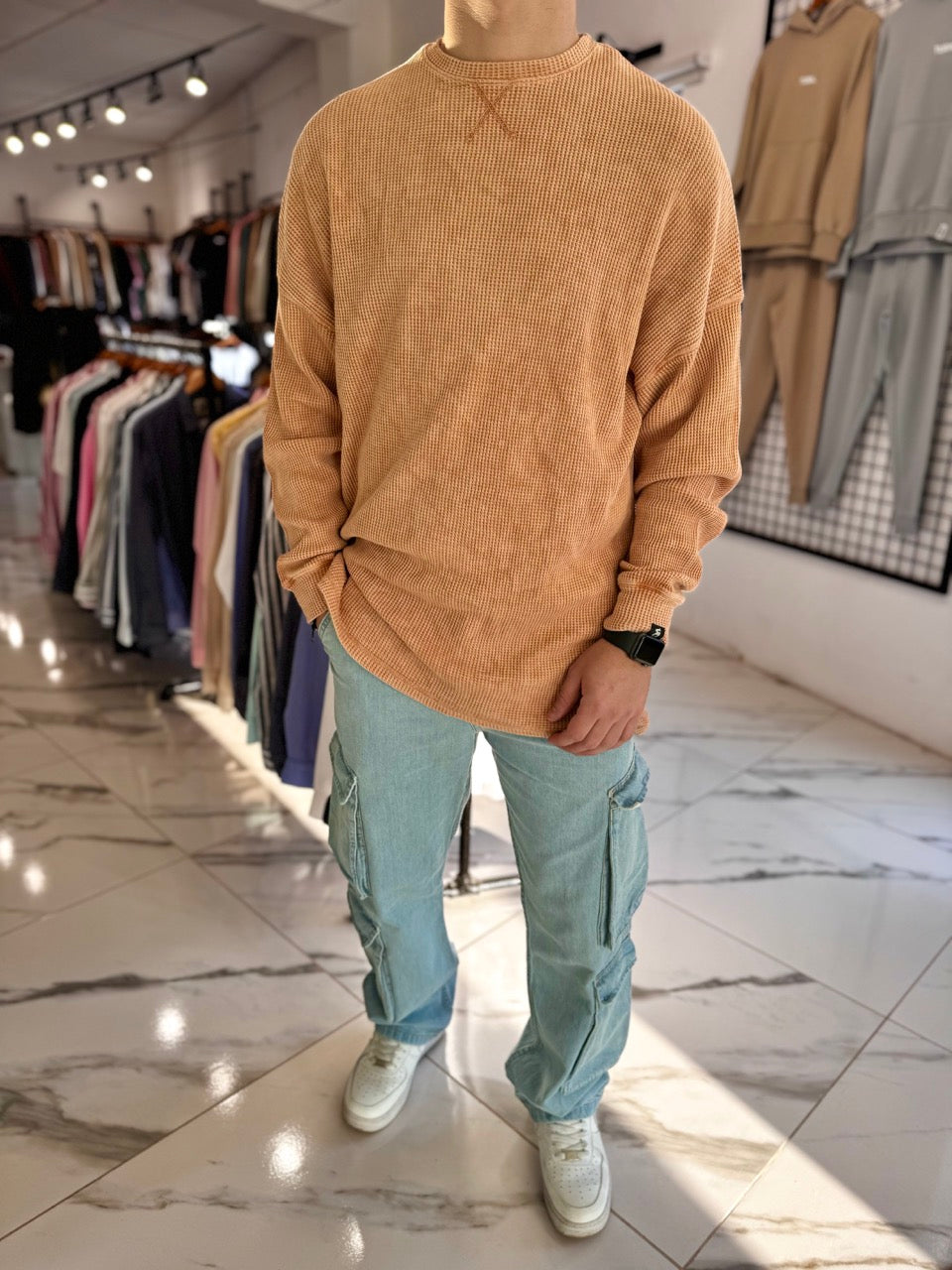 Buzo oversize gastado maíz