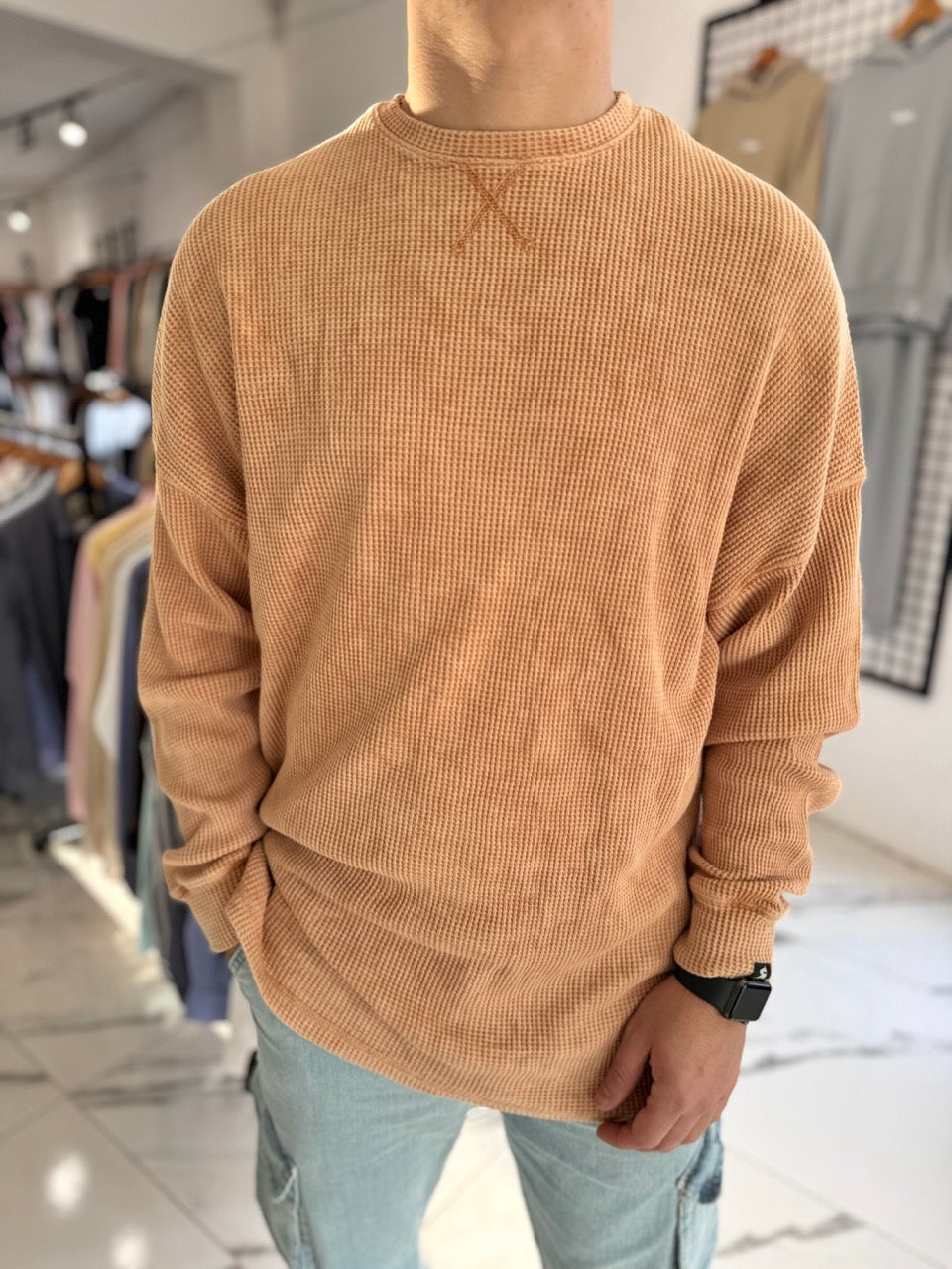 Buzo oversize gastado maíz