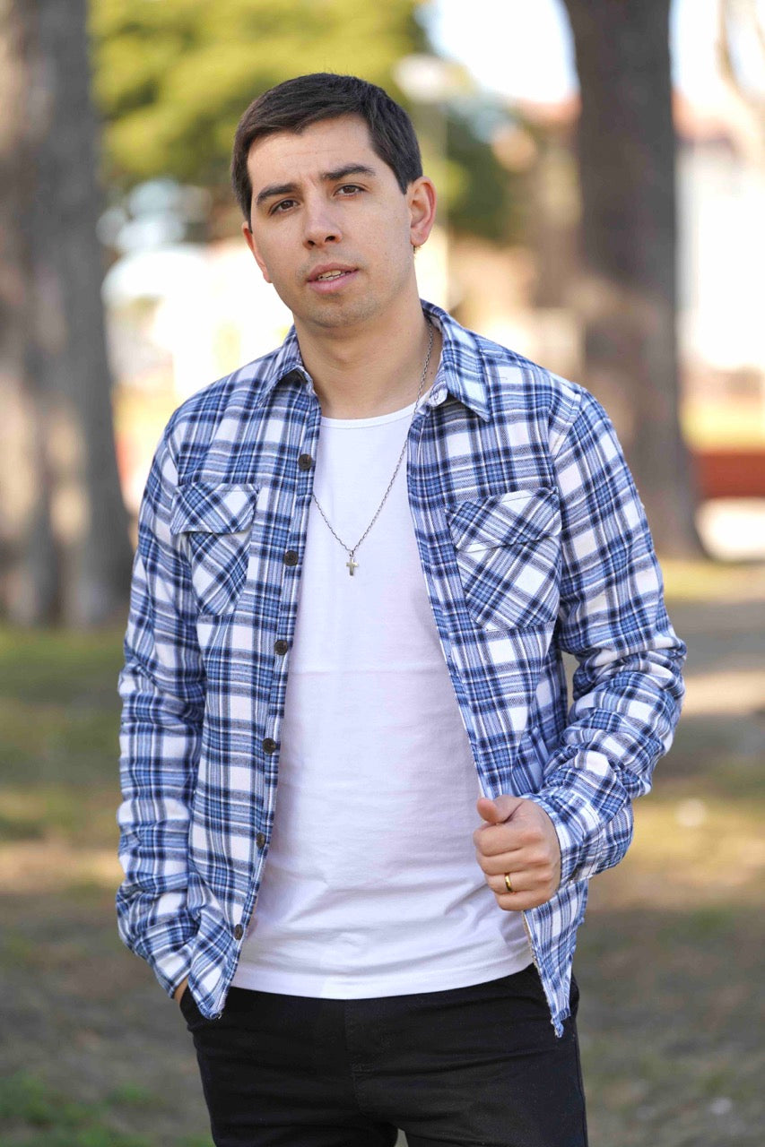 Sobrecamisa con corderito cuadros celeste