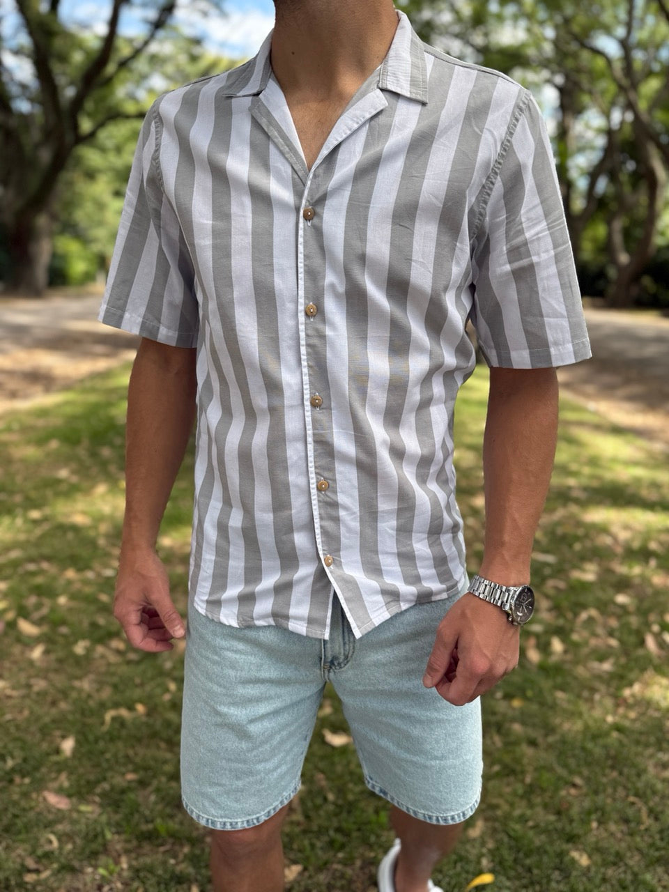 Camisa MC rayada gris