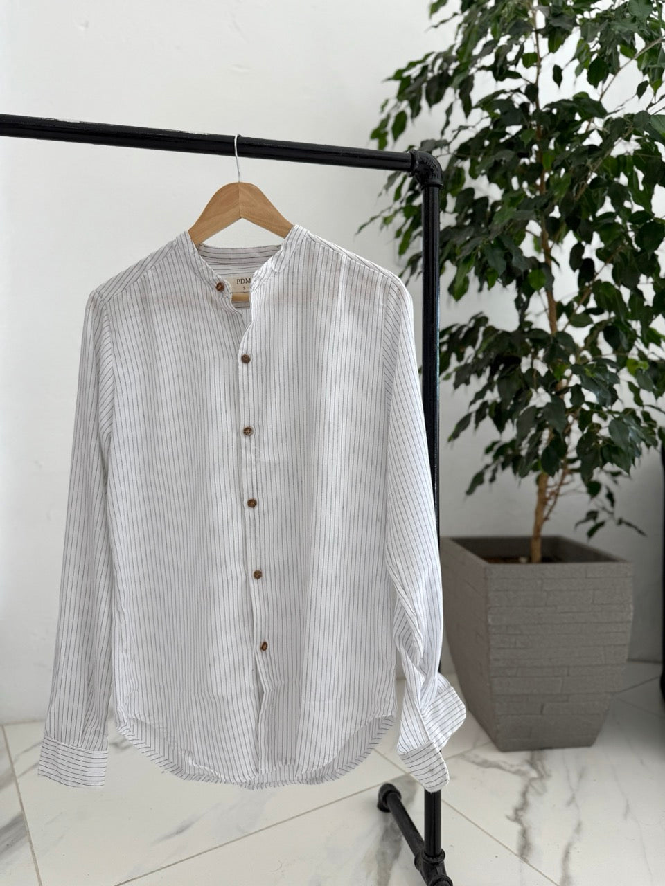 Camisa lino mao blanca rayita negro