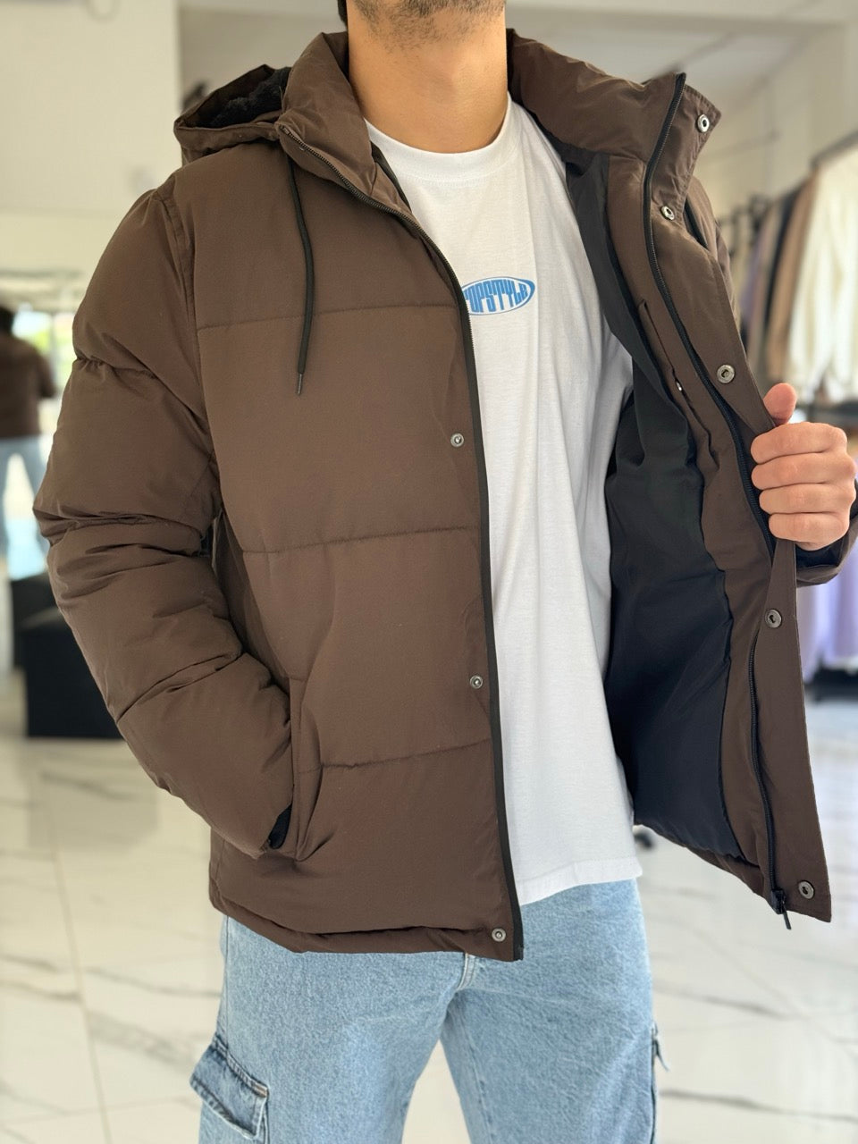 Campera puffer impermeable chocolate