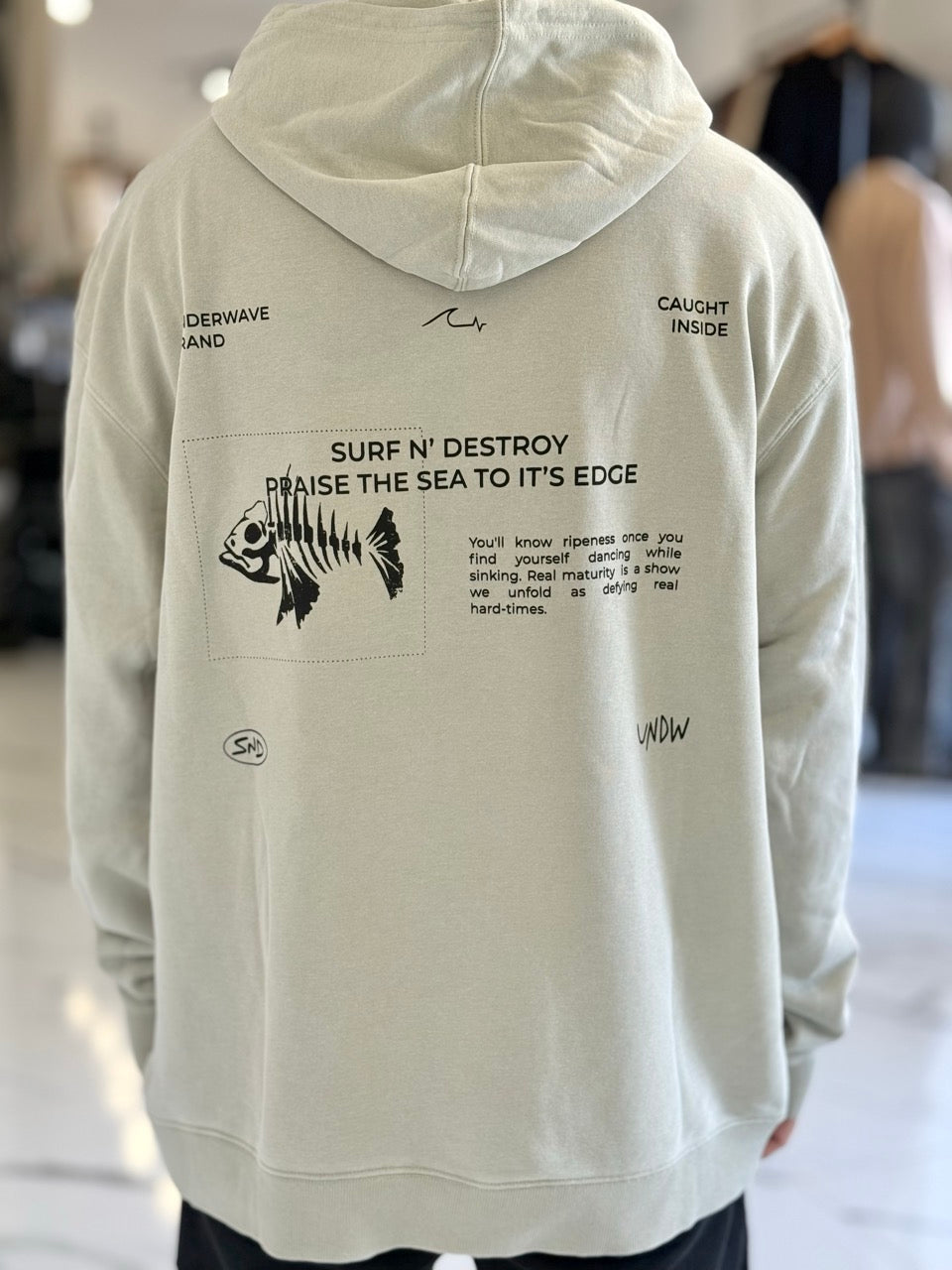 Canguro oversize "pez" gris