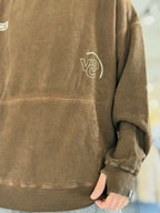 Canguro oversize marrón gastado "Celebrate"