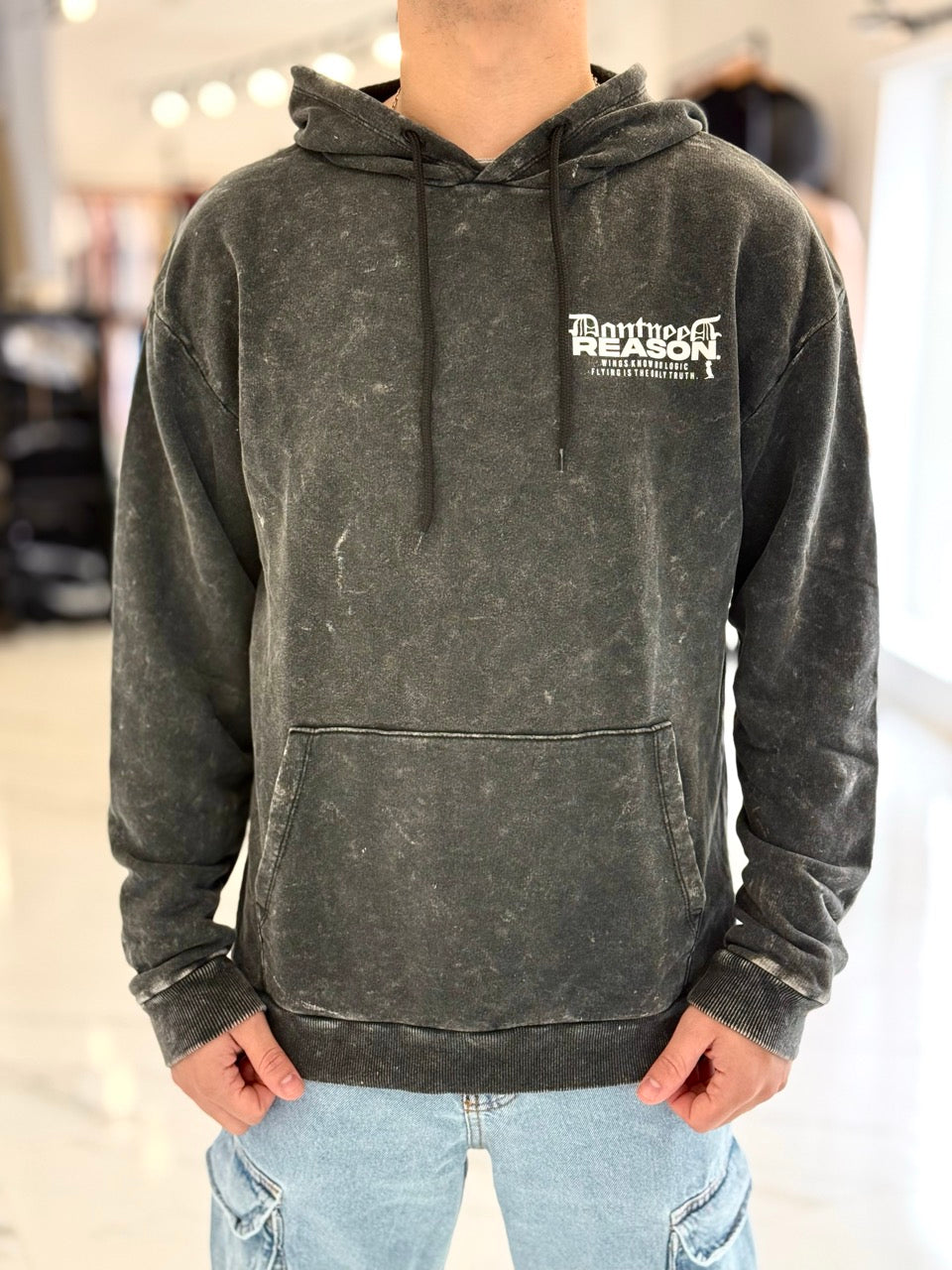 Canguro oversize gastado "Reason"