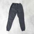 Pantalón cargo con puño gris