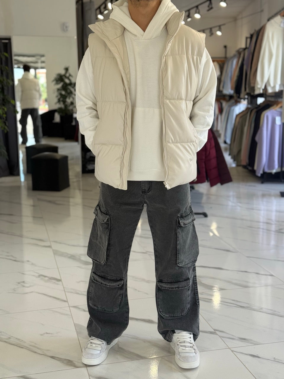 Chaleco cuerina beige