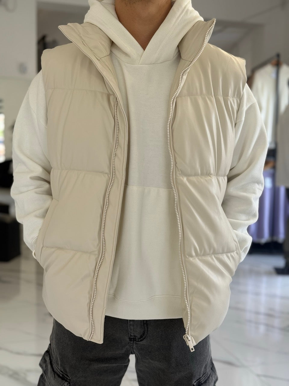 Chaleco cuerina beige