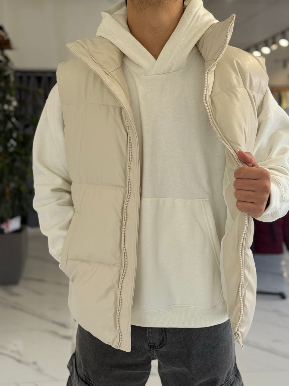 Chaleco cuerina beige