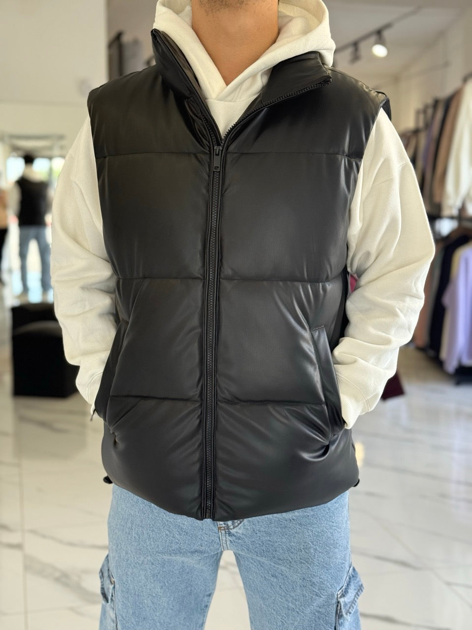 Chaleco cuerina negro