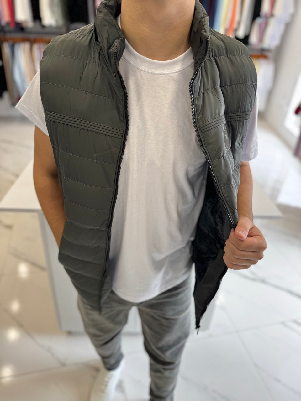 Chaleco nylon gris oscuro