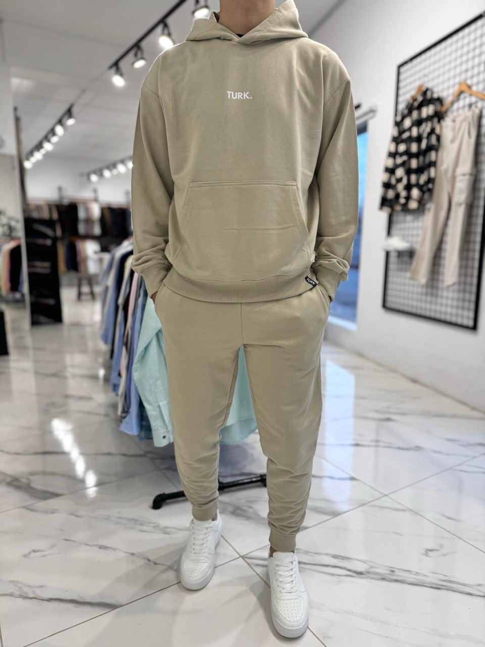 Conjunto jogging beige