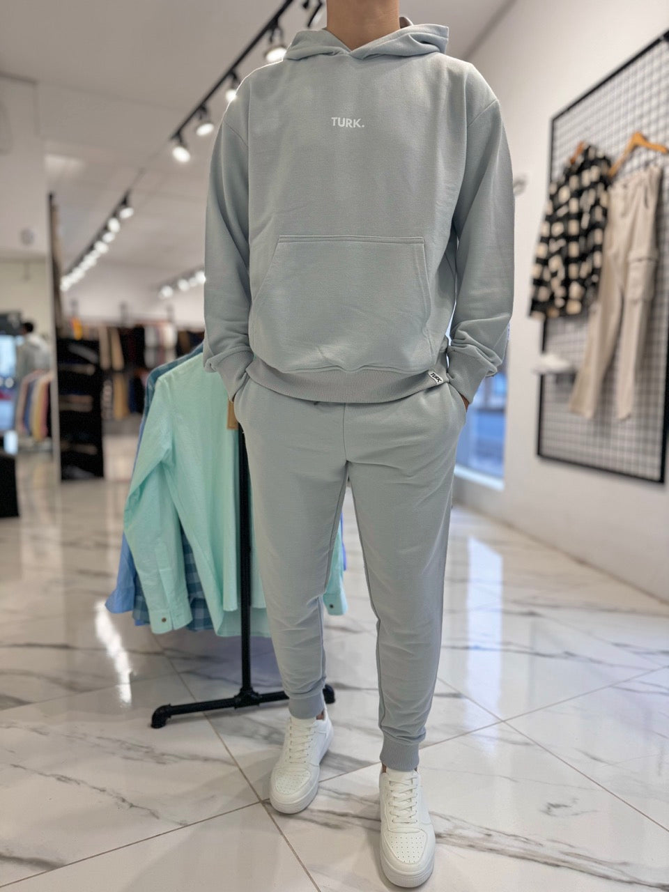 Conjunto jogging celeste claro