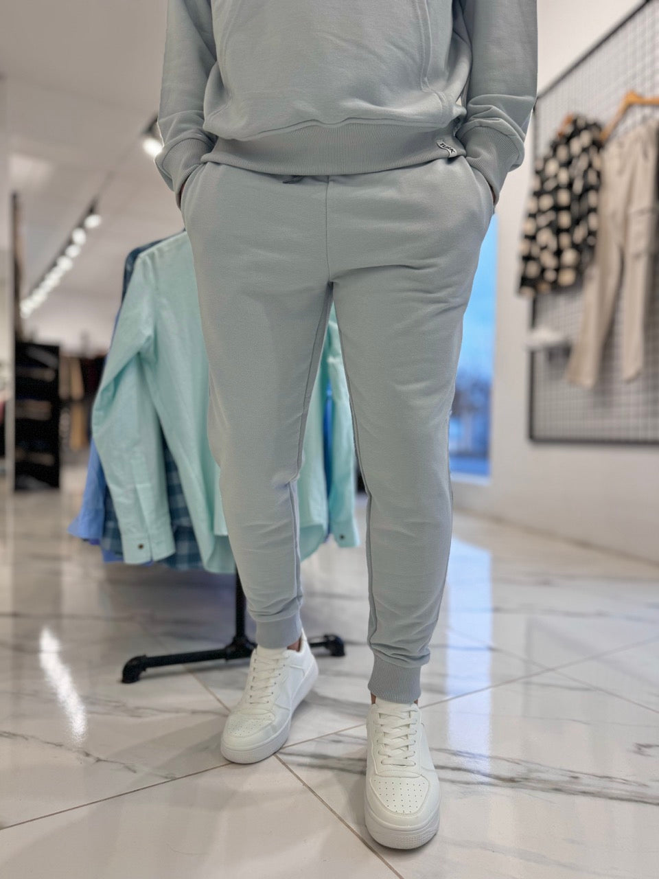 Conjunto jogging celeste claro