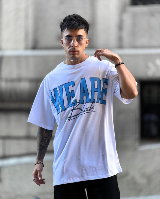 Remera oversize blanca  "we are"