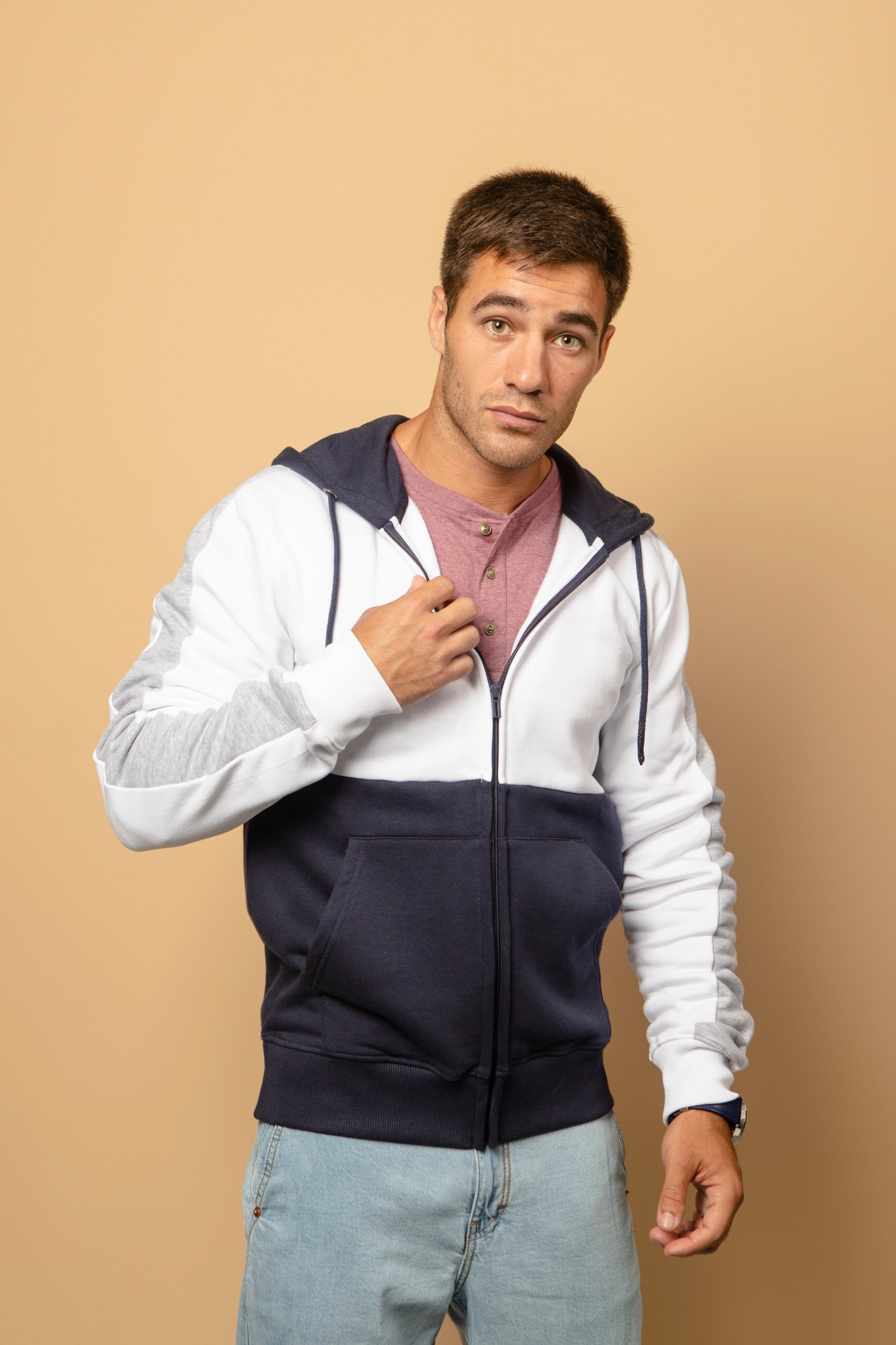 Campera con felpa combinada